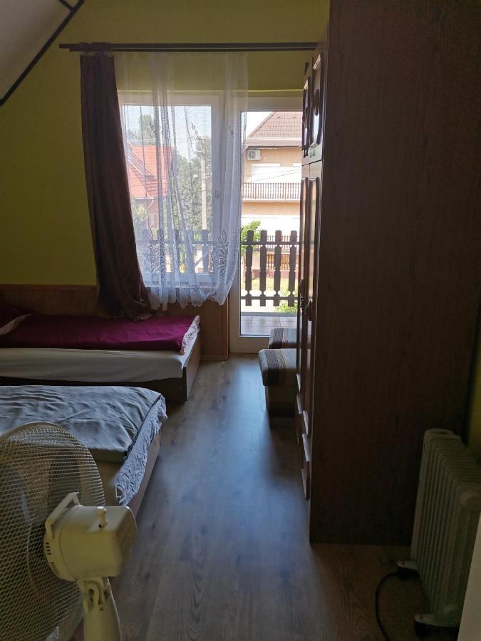 Апартаменты Roland Apartman Балатонлелле Экстерьер фото