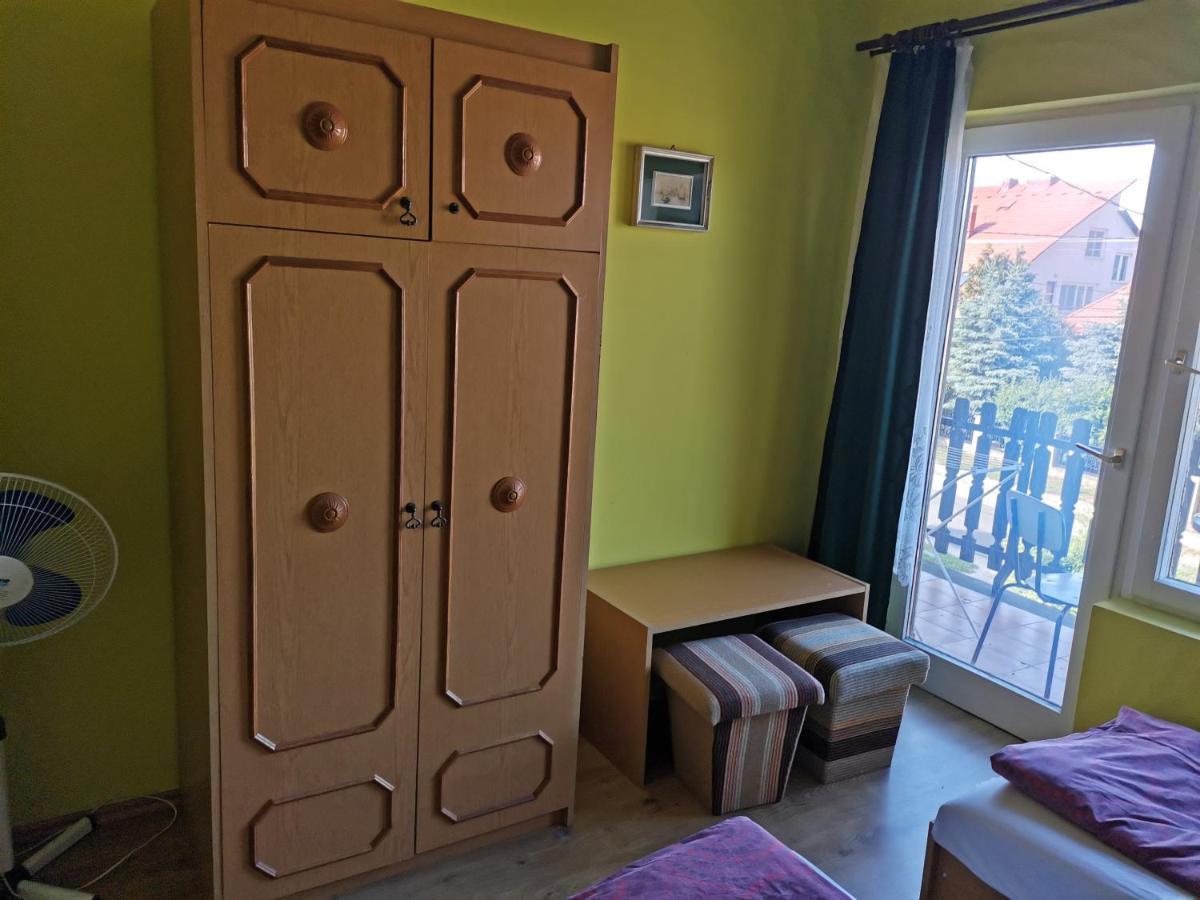 Апартаменты Roland Apartman Балатонлелле Экстерьер фото