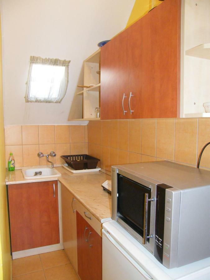 Апартаменты Roland Apartman Балатонлелле Экстерьер фото